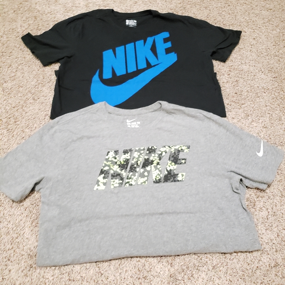 Men's Nike shirts large